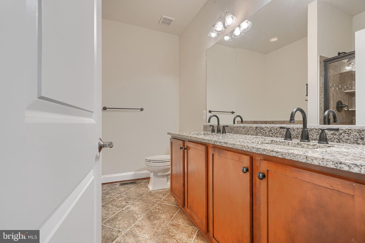 5715 Rosanna Pl Property Photo 29