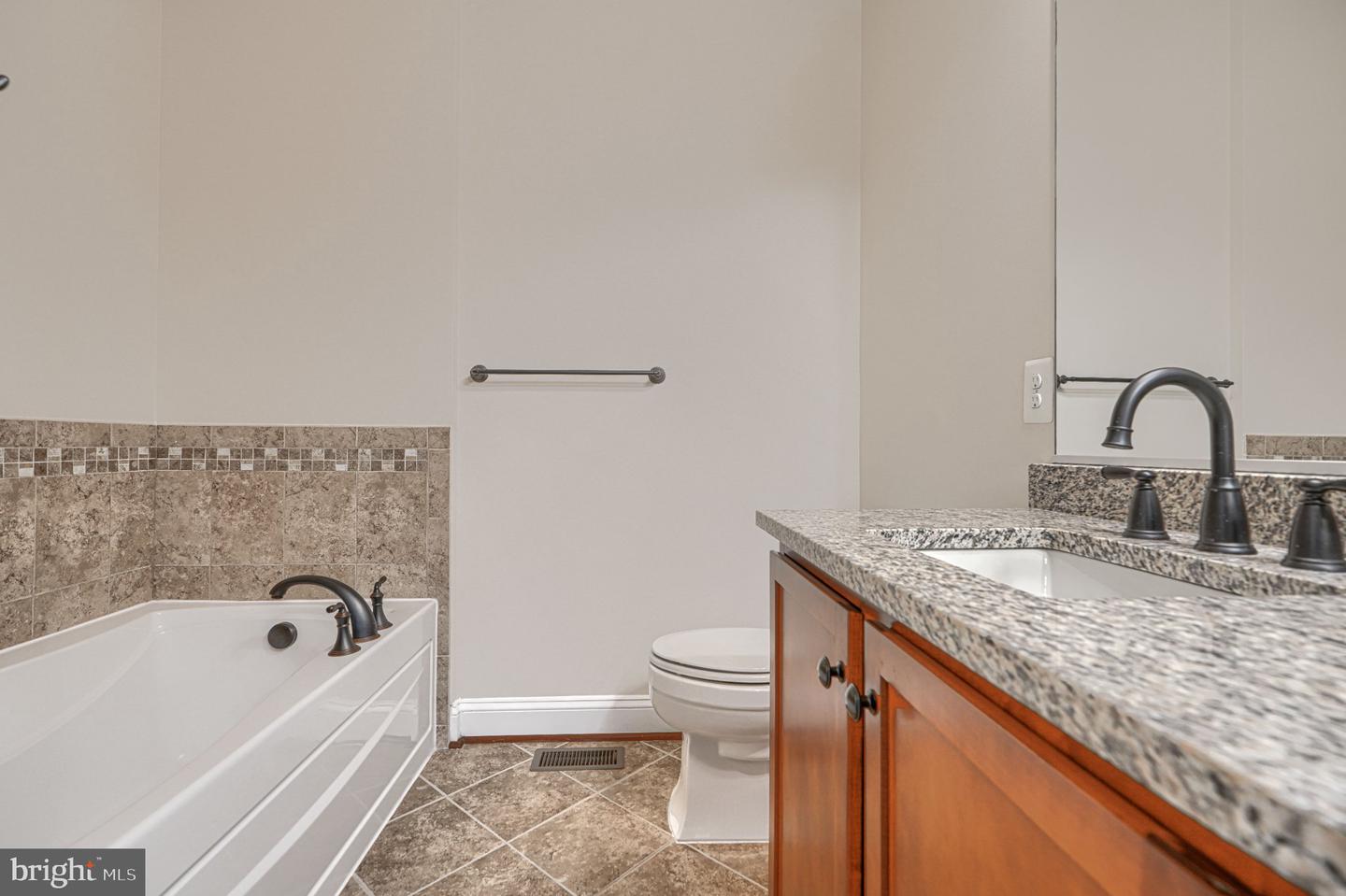 5715 Rosanna Pl Property Photo 31