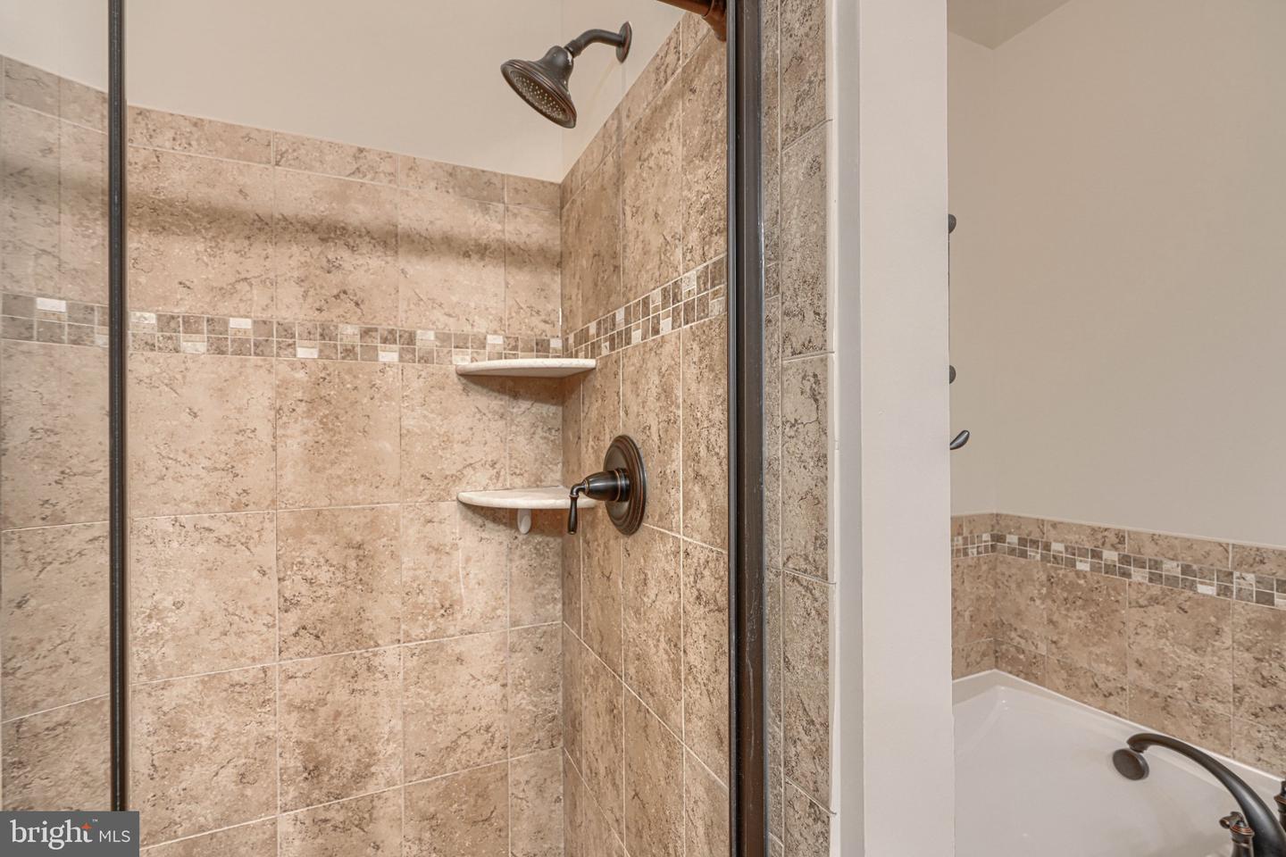 5715 Rosanna Pl Property Photo 35