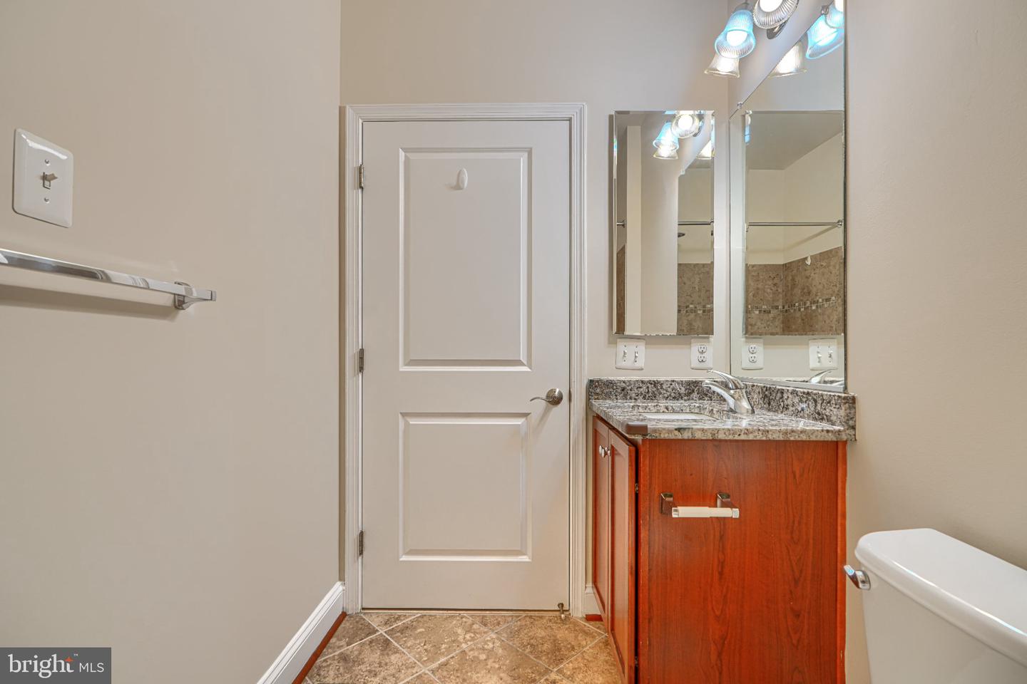 5715 Rosanna Pl Property Photo 45