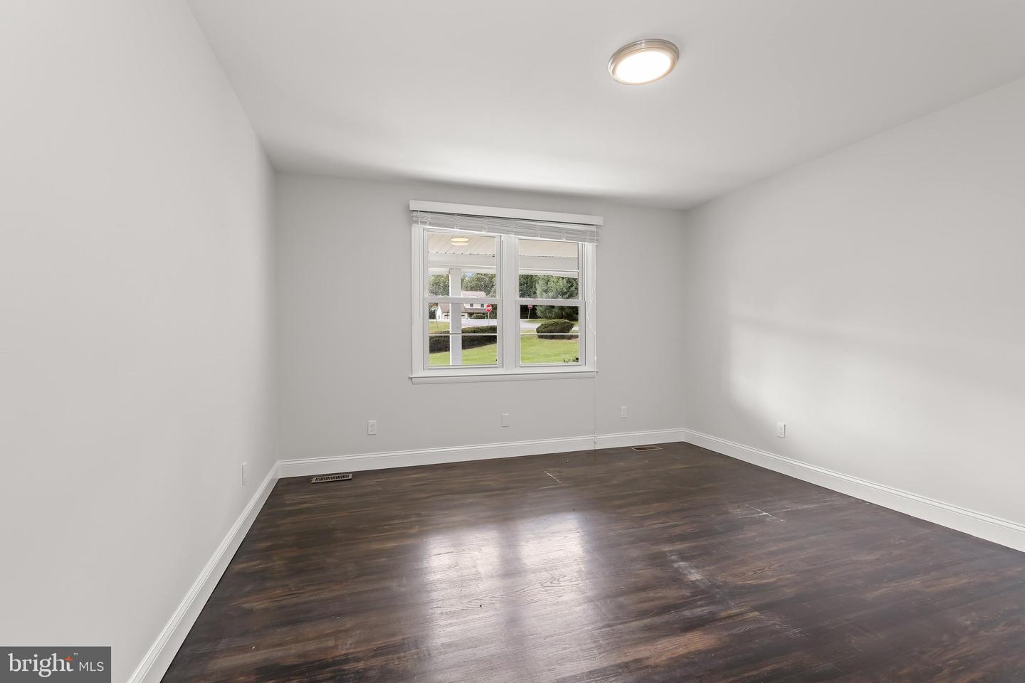 9834 Gwynn Park Dr Property Photo 12