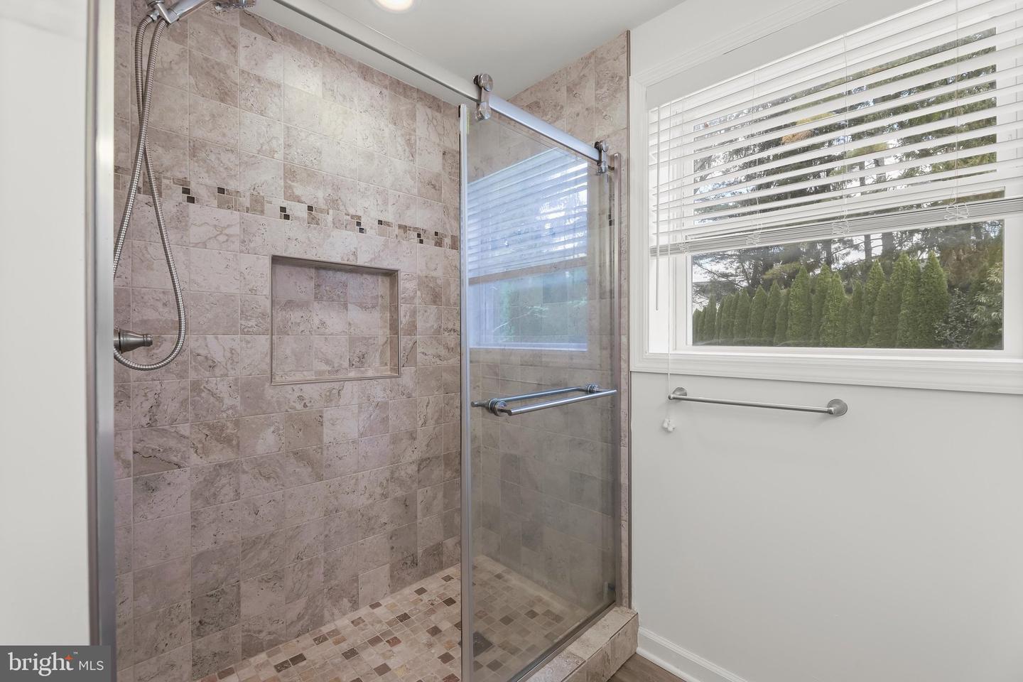 9834 Gwynn Park Dr Property Photo 25