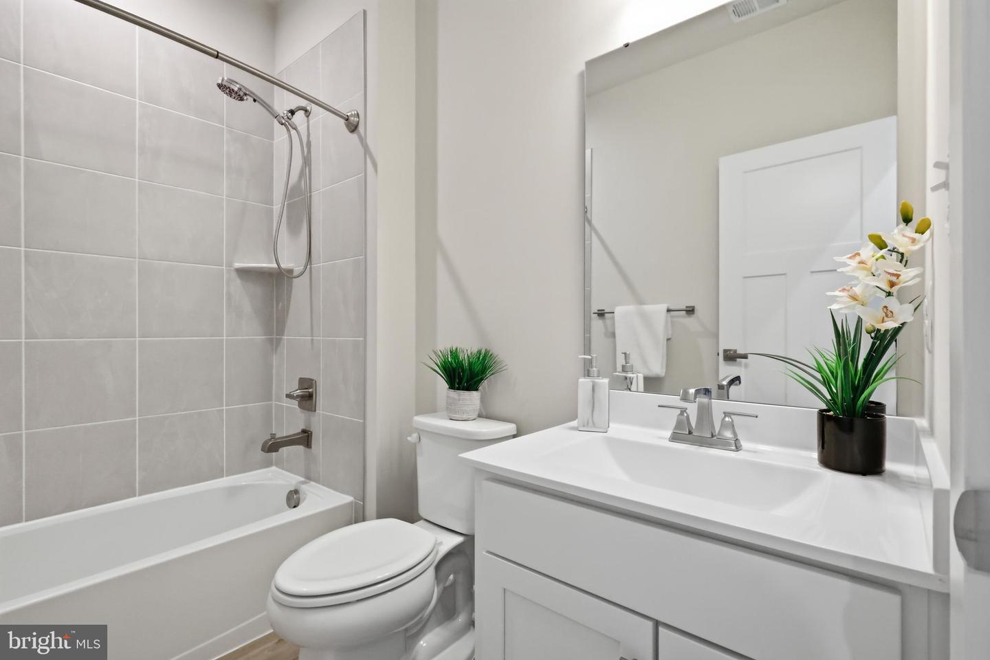 8115 Primrose Ln Property Photo 38