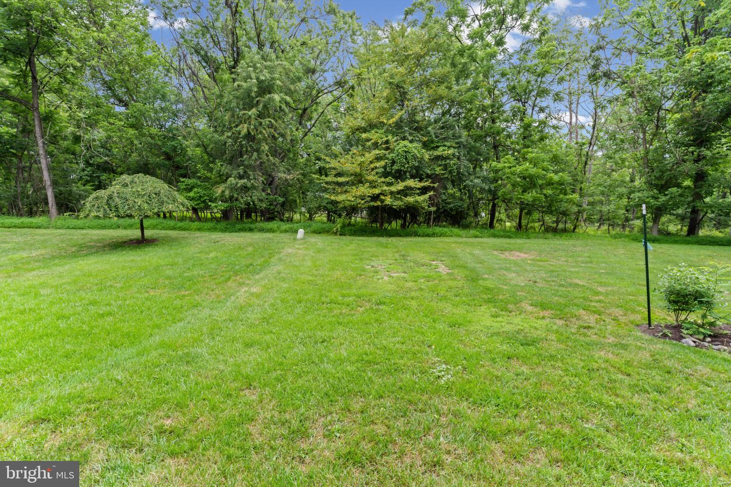 4760 Hallowed Strm Property Photo 9