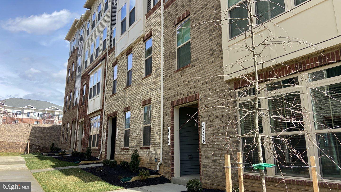 2528 VERONA PL #A Property Photo 1