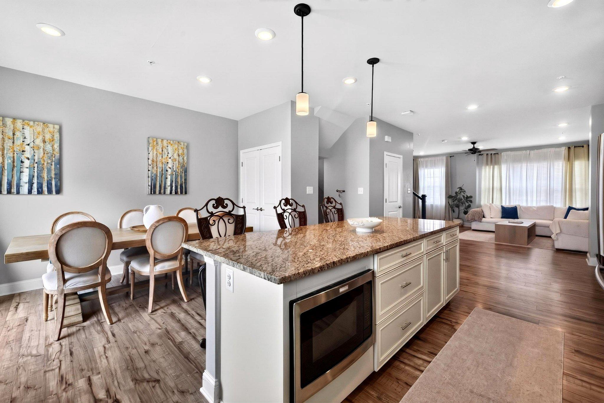 7564 Warburg Way Property Photo 14