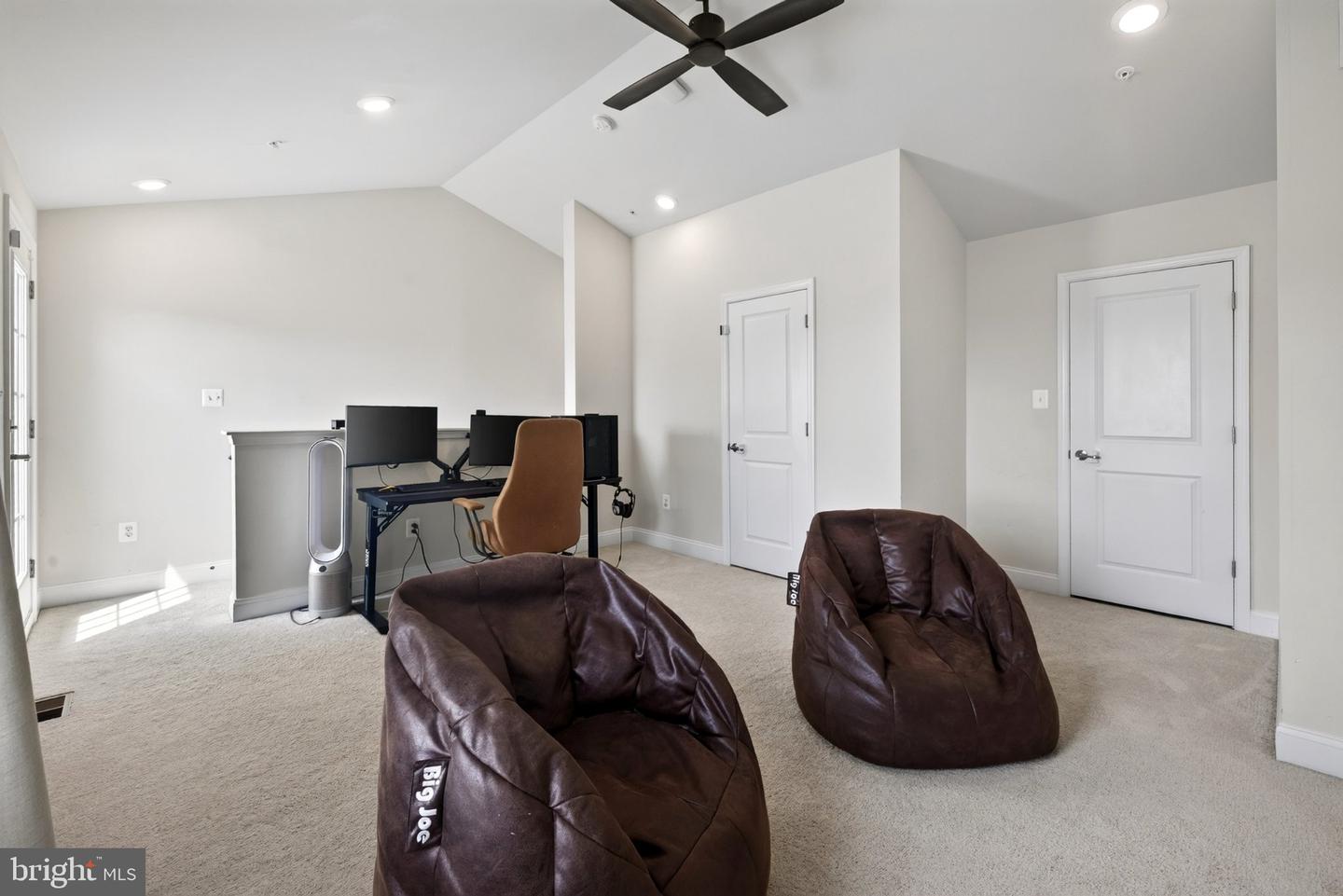7564 Warburg Way Property Photo 43