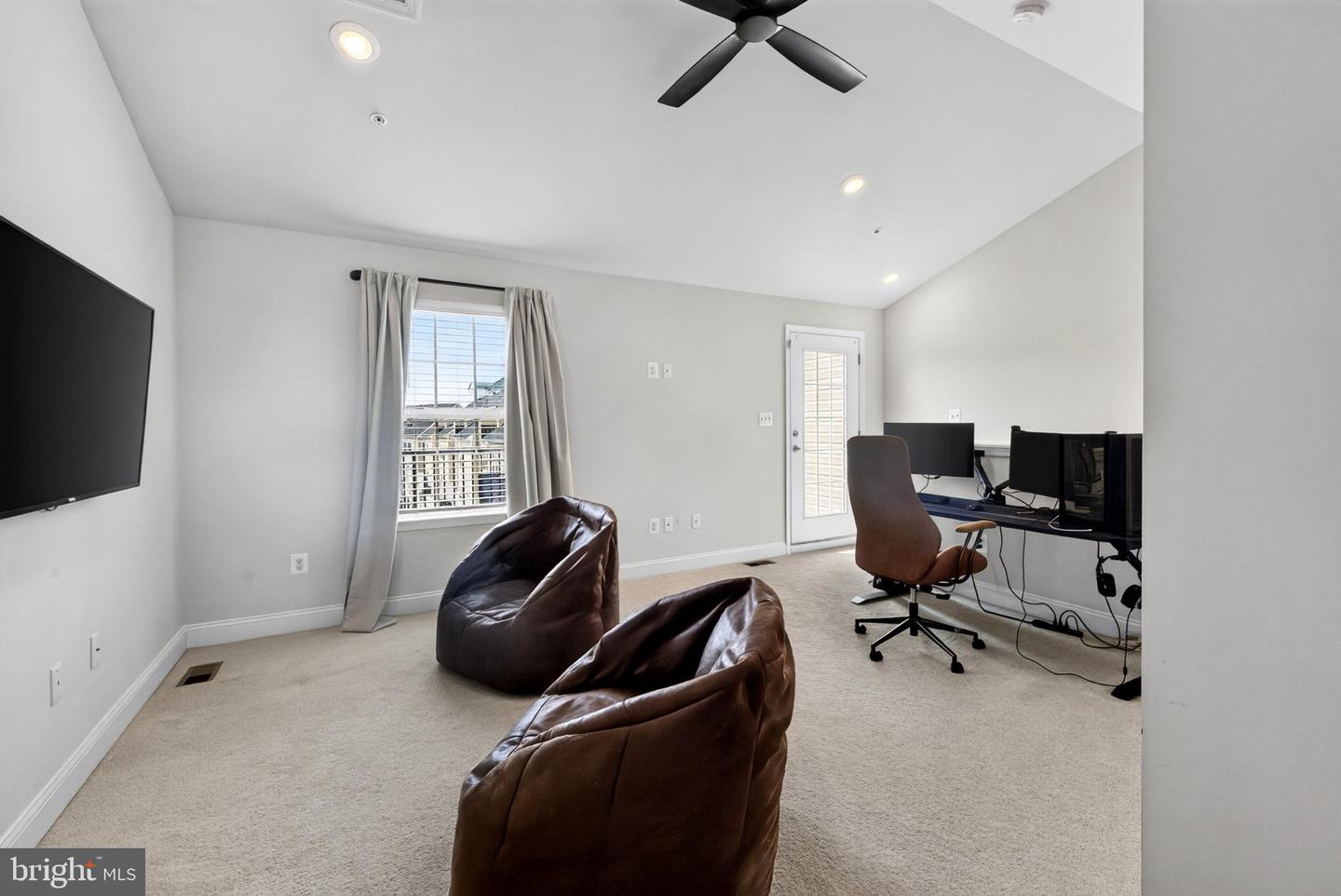7564 Warburg Way Property Photo 44