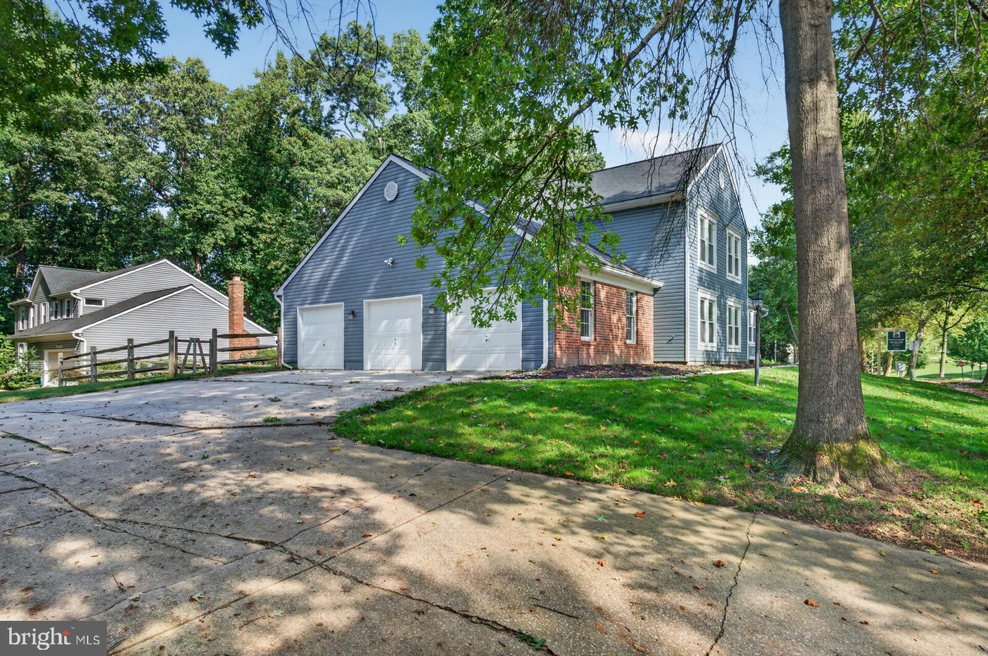 10914 Shadow Ln Property Photo 4