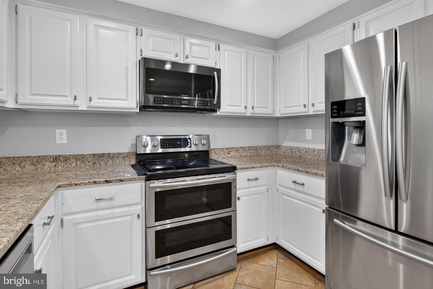 10914 Shadow Ln Property Photo 12
