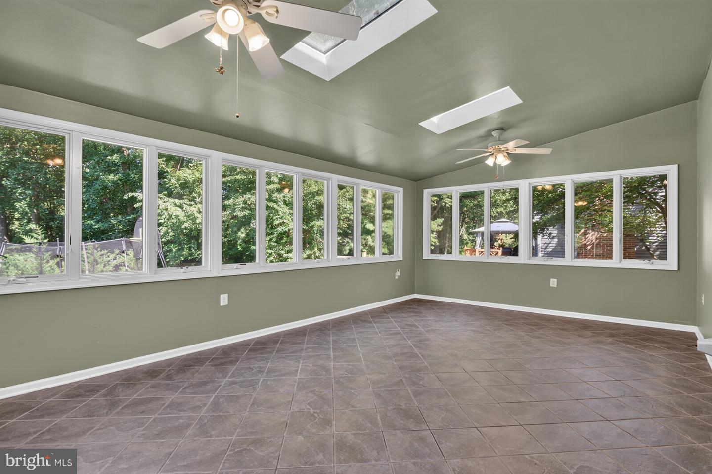 10914 Shadow Ln Property Photo 14