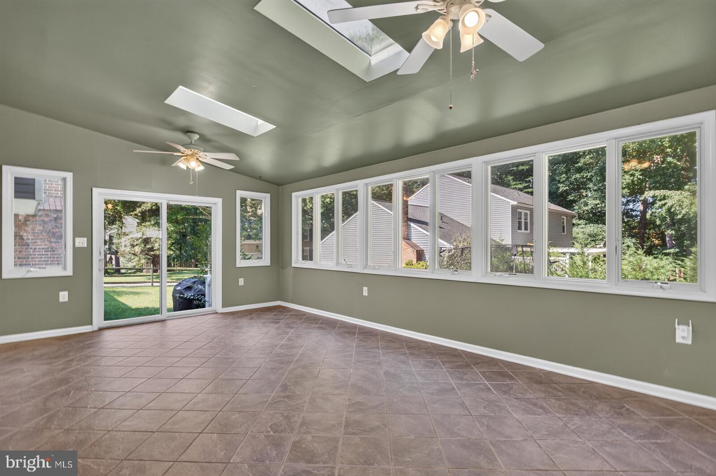 10914 Shadow Ln Property Photo 15