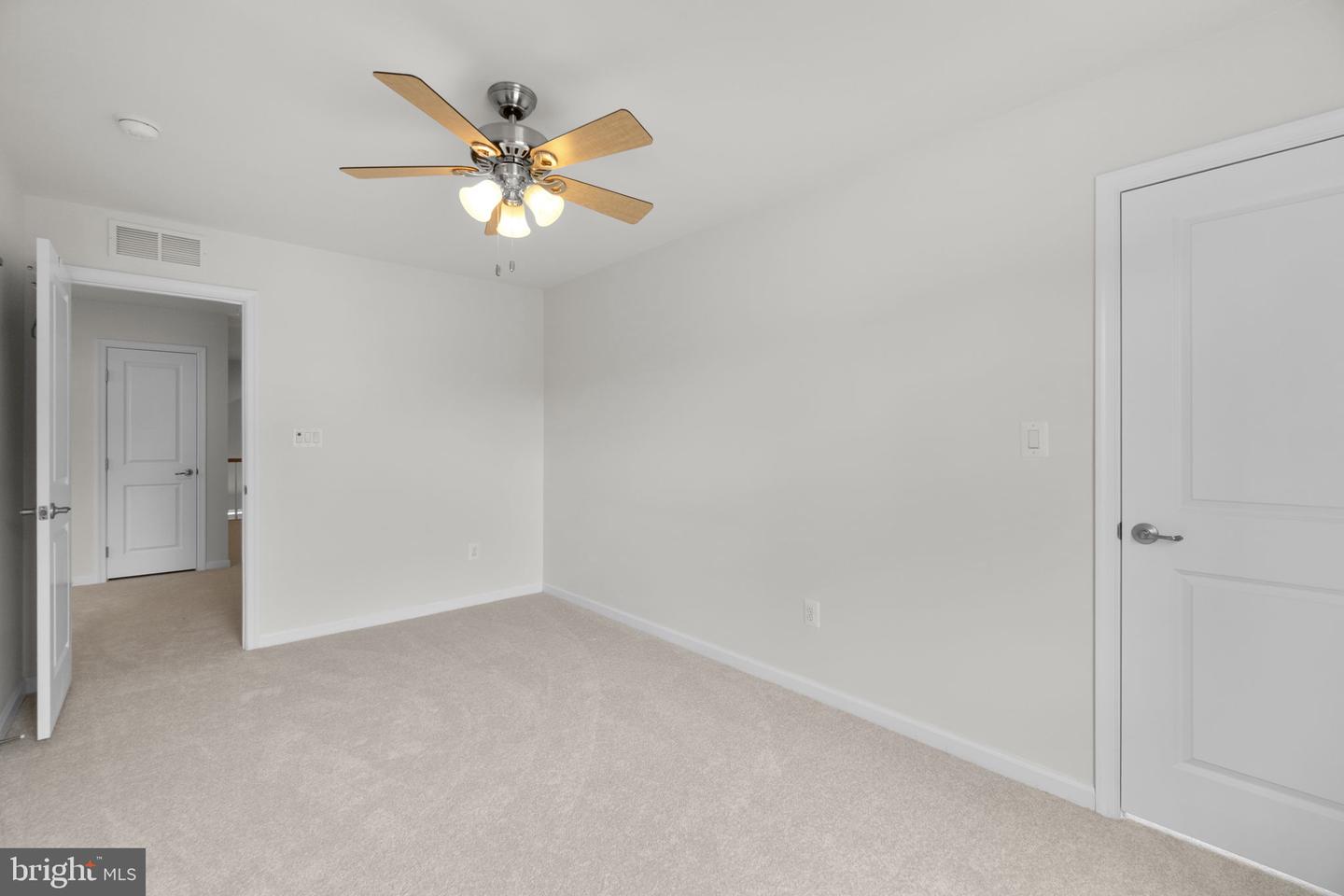 2420 Walking Janelle Way Property Photo 32
