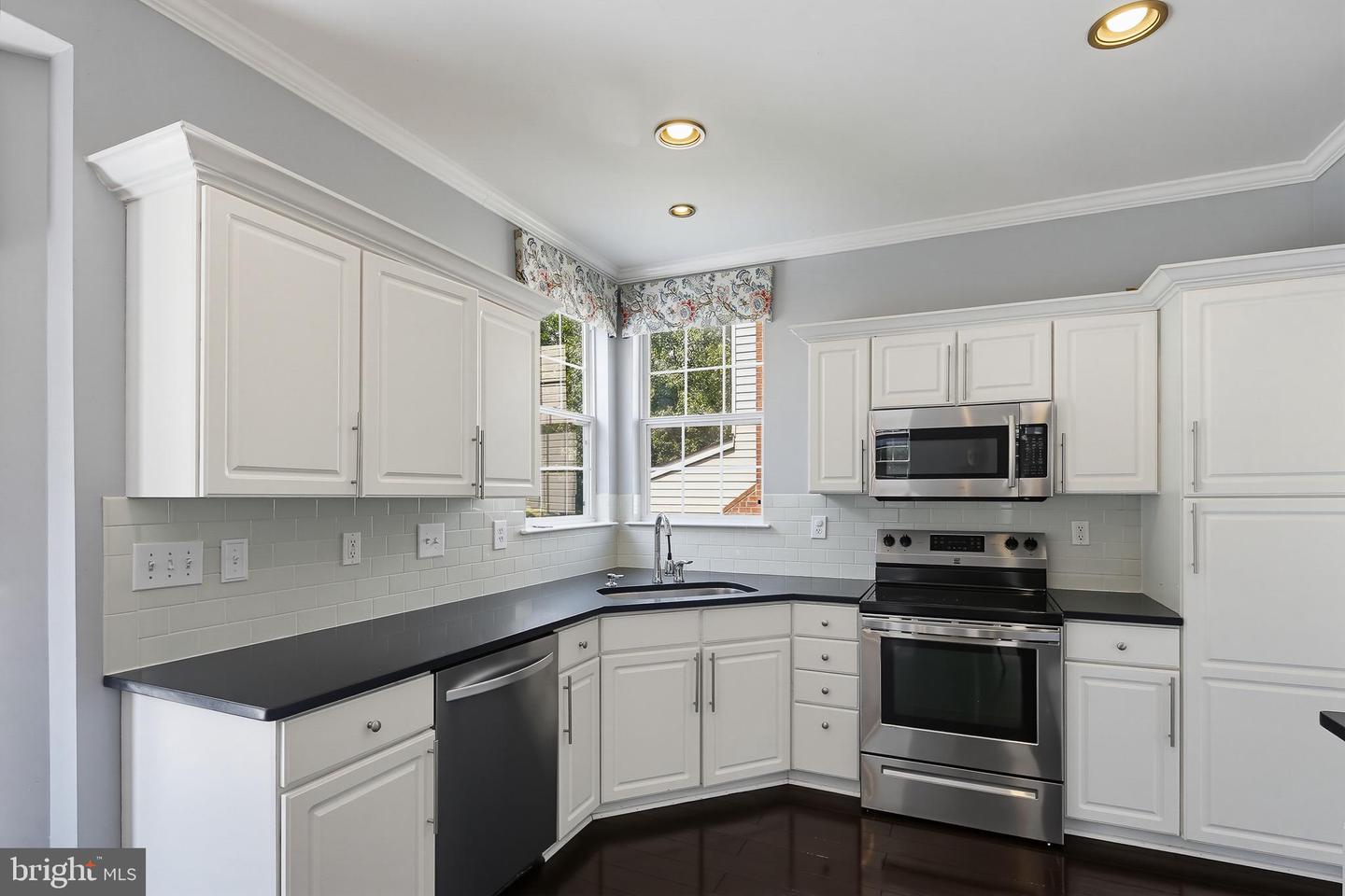 6505 Autumn Wind Cir Property Photo 12