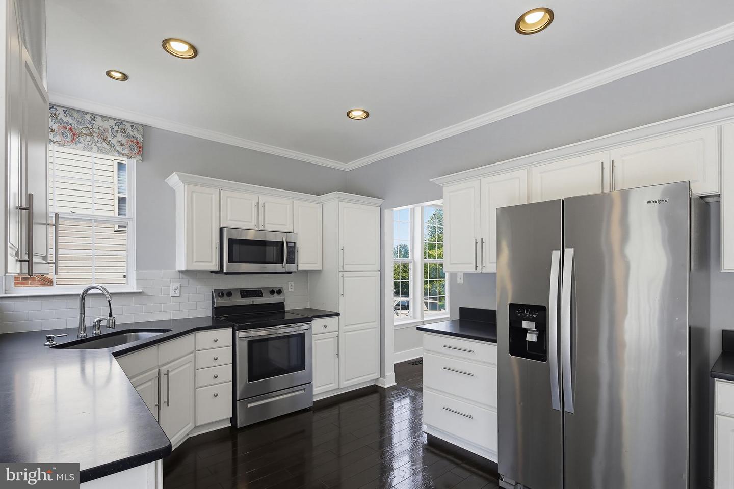 6505 Autumn Wind Cir Property Photo 13