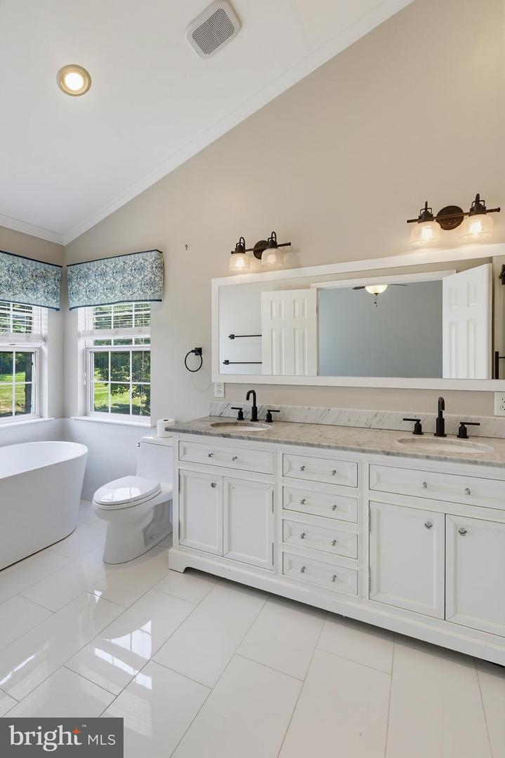 6505 Autumn Wind Cir Property Photo 41
