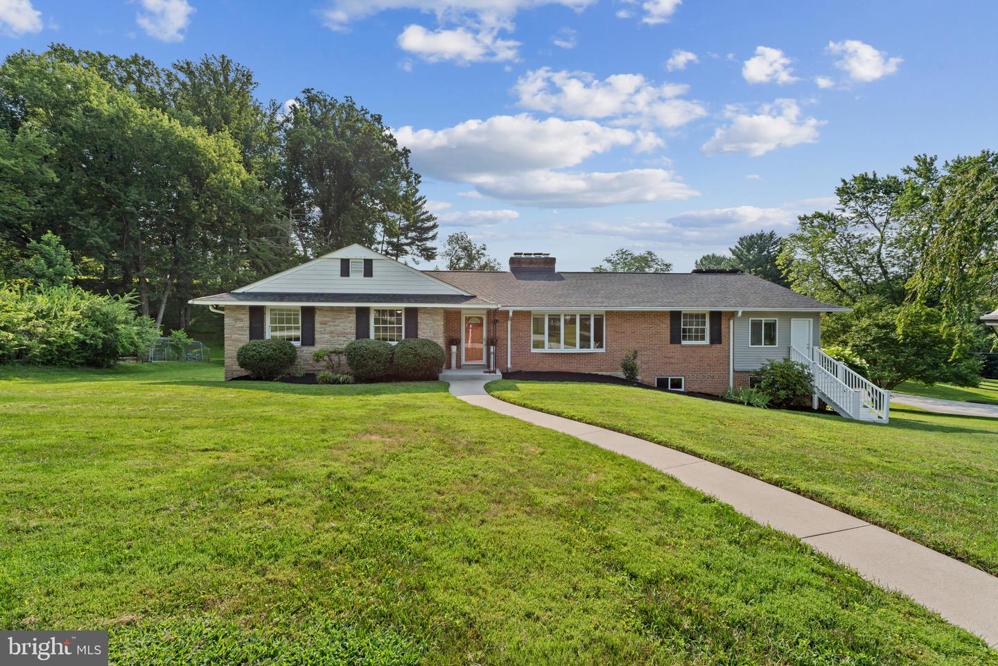 2841 Montclair Dr Property Photo 1