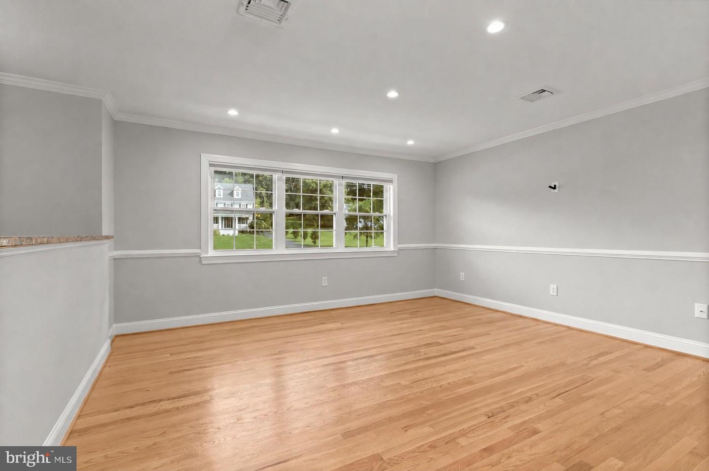 8533 High Ridge Rd Property Photo 10