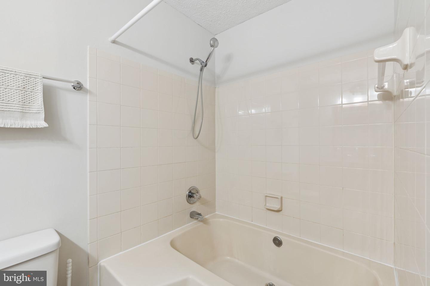 7876 Red Jacket Way Property Photo 16