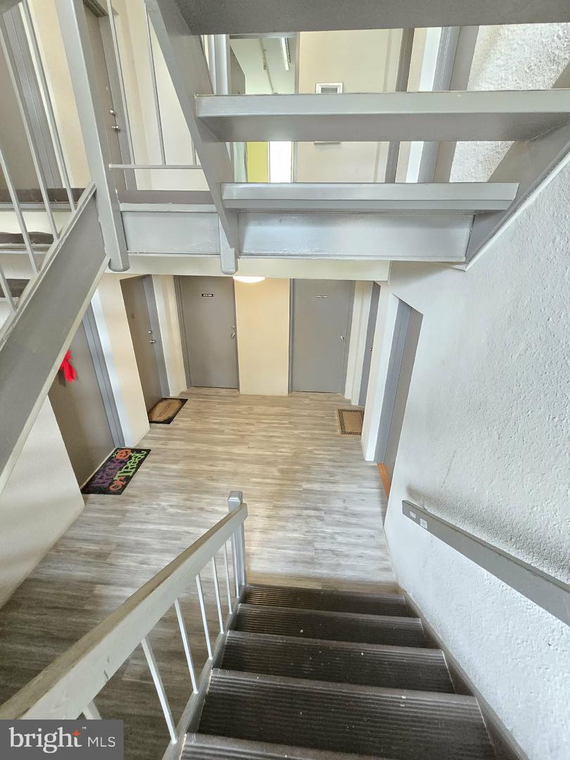 9645 Whiteacre Rd #a-2 Property Photo 3