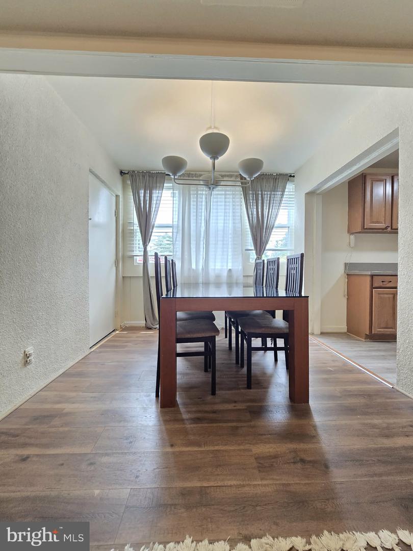9645 Whiteacre Rd #a-2 Property Photo 7
