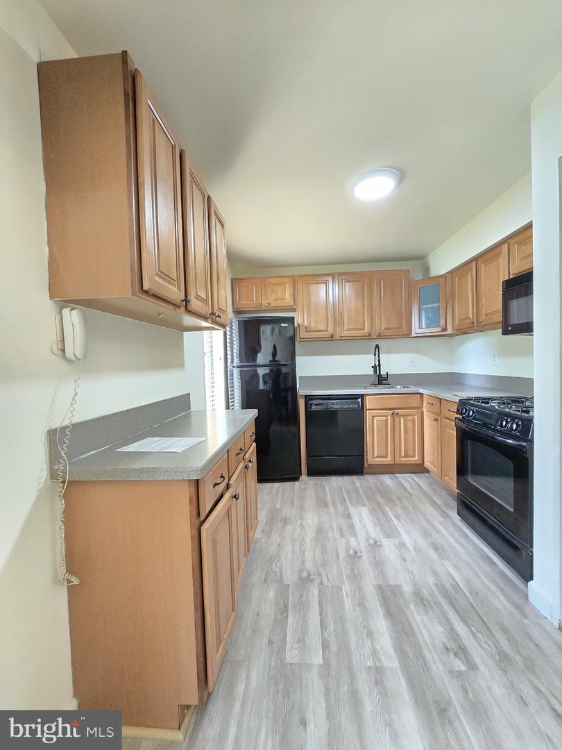 9645 Whiteacre Rd #a-2 Property Photo 8