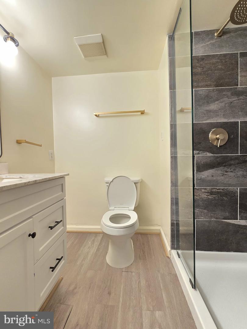 9645 Whiteacre Rd #a-2 Property Photo 11