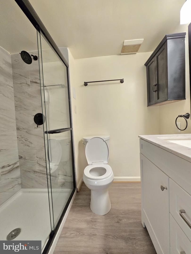 9645 Whiteacre Rd #a-2 Property Photo 13