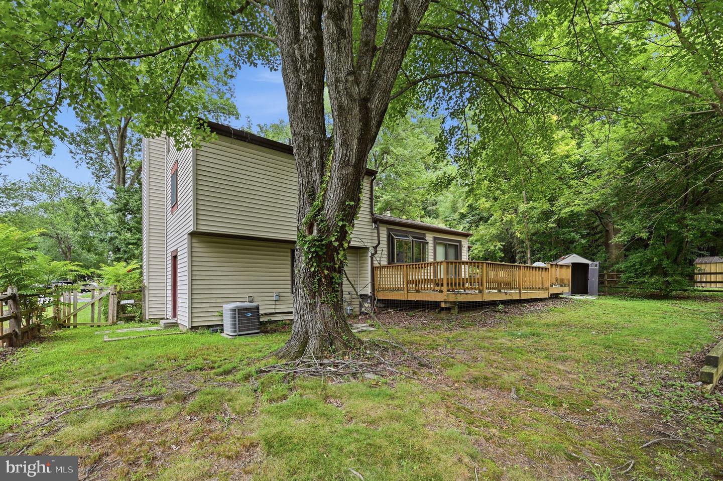 6251 Parallel Ln Property Photo 24