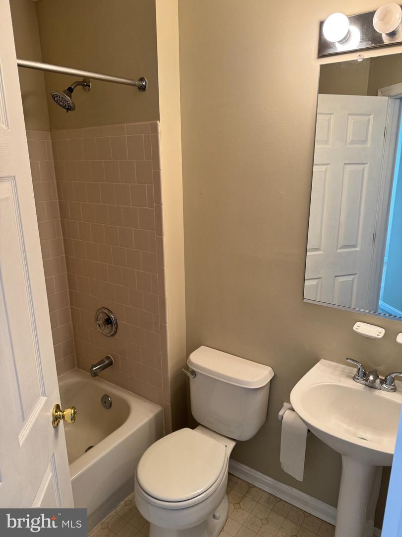 8825 Goose Landing Cir #8825 Property Photo 21