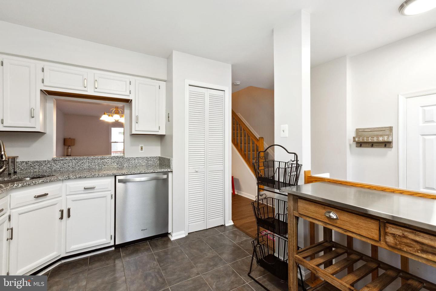 9525 Clocktower Ln Property Photo 6