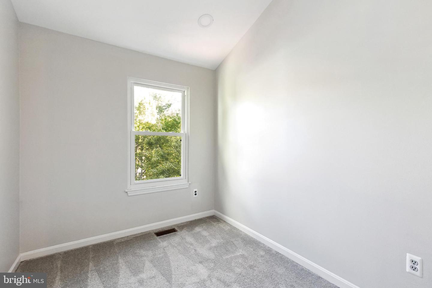 9525 Clocktower Ln Property Photo 12