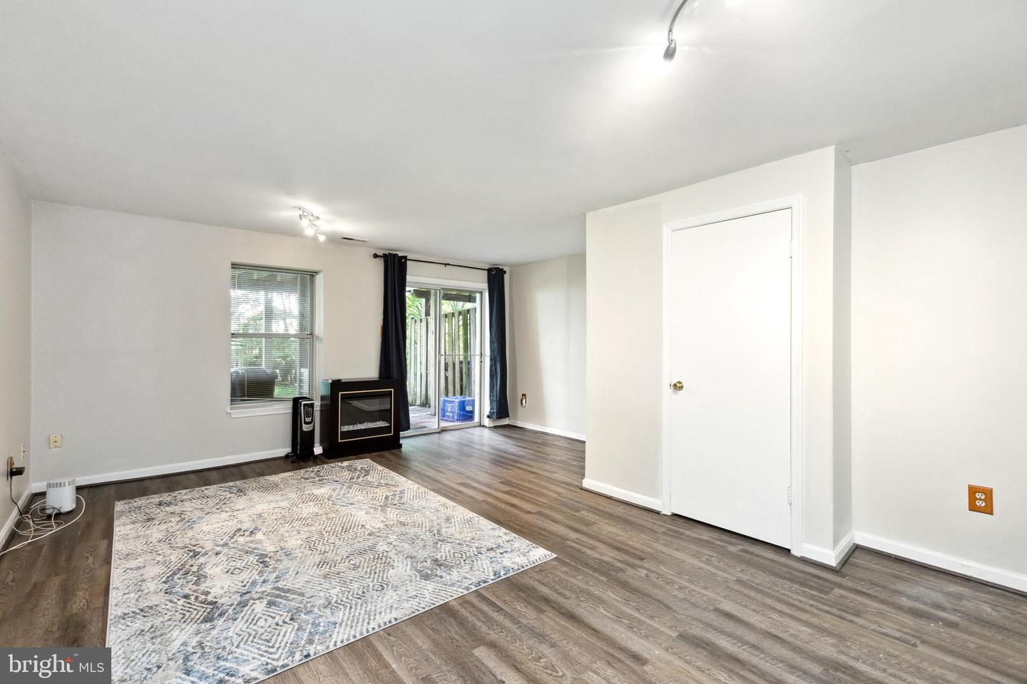 9525 Clocktower Ln Property Photo 16