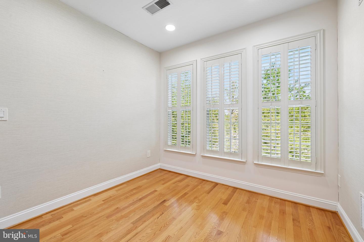 5910 Great Star Dr #406 Property Photo 17
