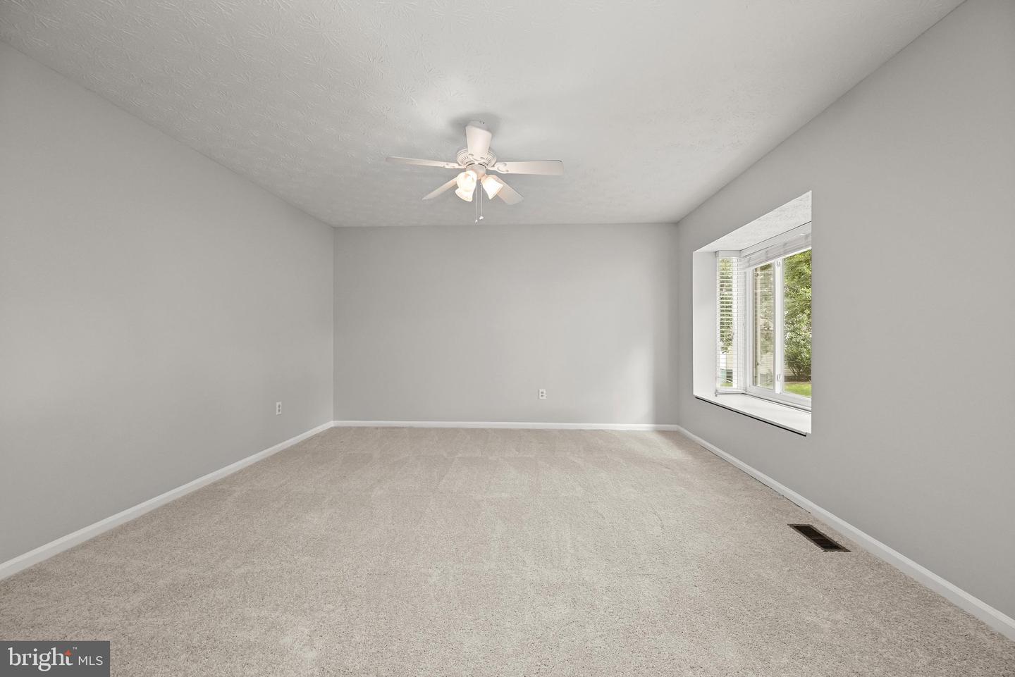 8209 Mossy Stone Ct Property Photo 4