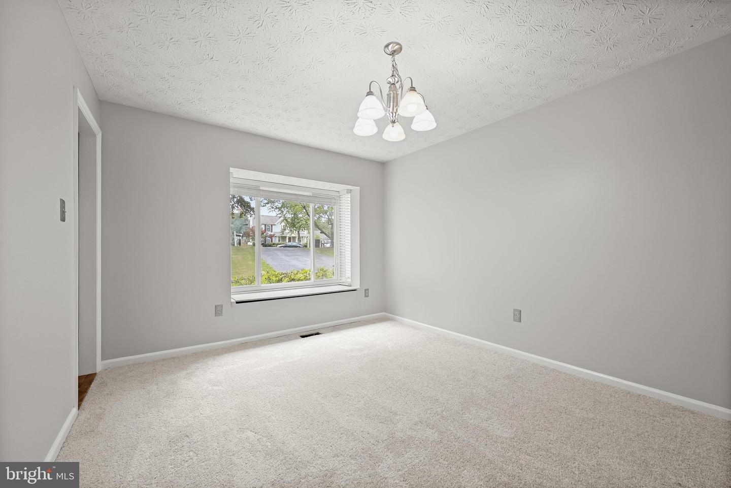 8209 Mossy Stone Ct Property Photo 7