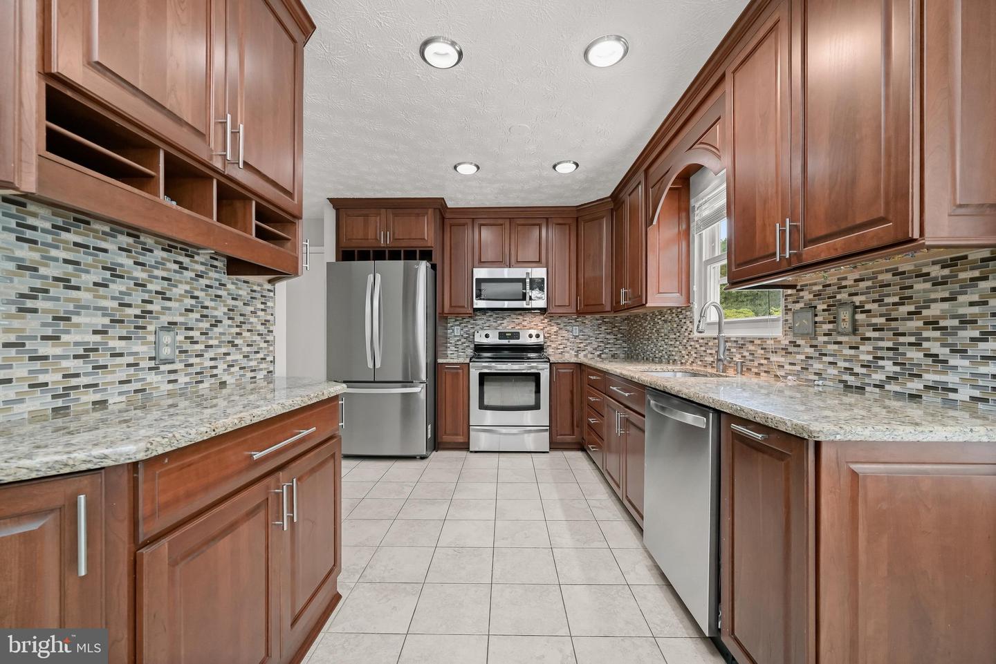 8209 Mossy Stone Ct Property Photo 9