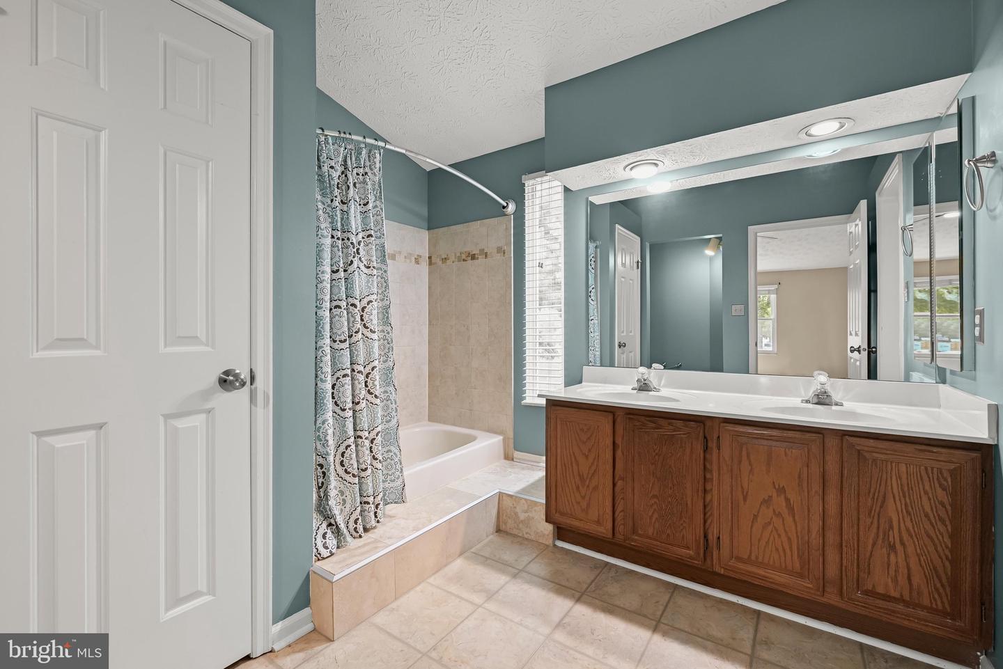 8209 Mossy Stone Ct Property Photo 20