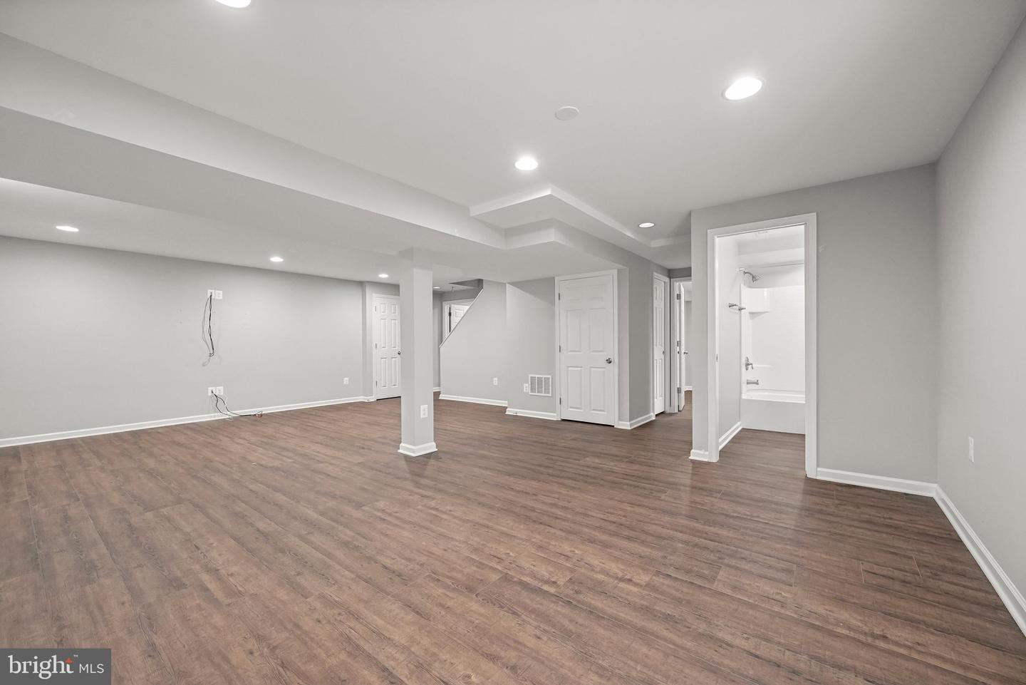 8209 Mossy Stone Ct Property Photo 32