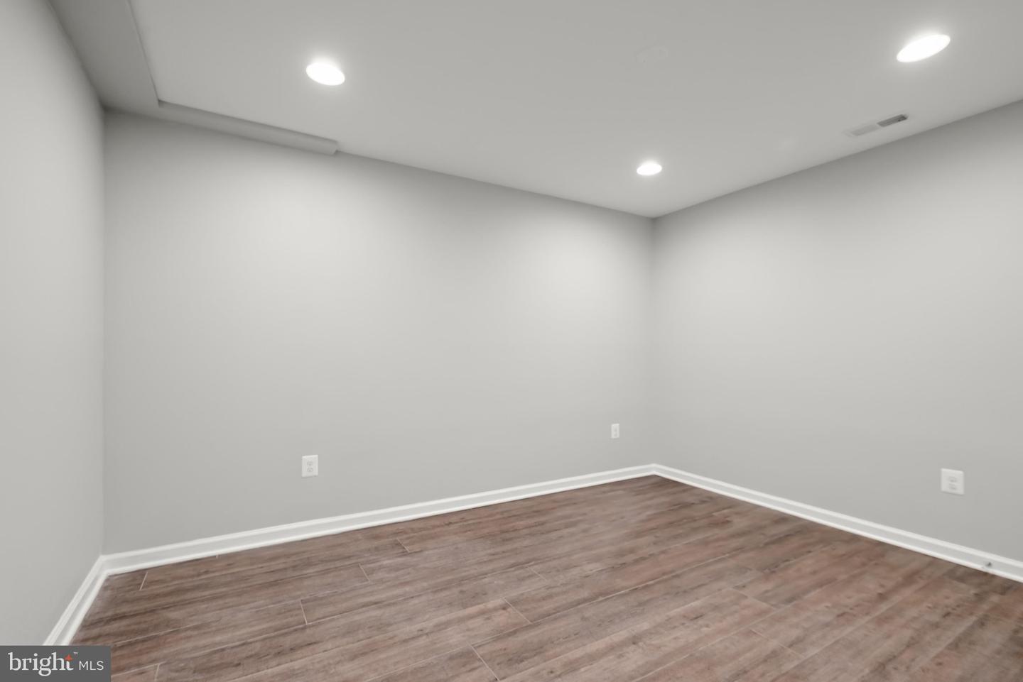 8209 Mossy Stone Ct Property Photo 36