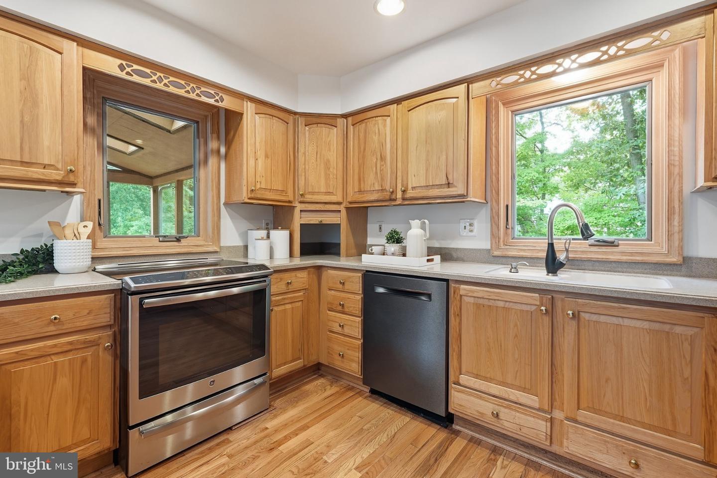 8825 Cardinal Forest Cir Property Photo 10