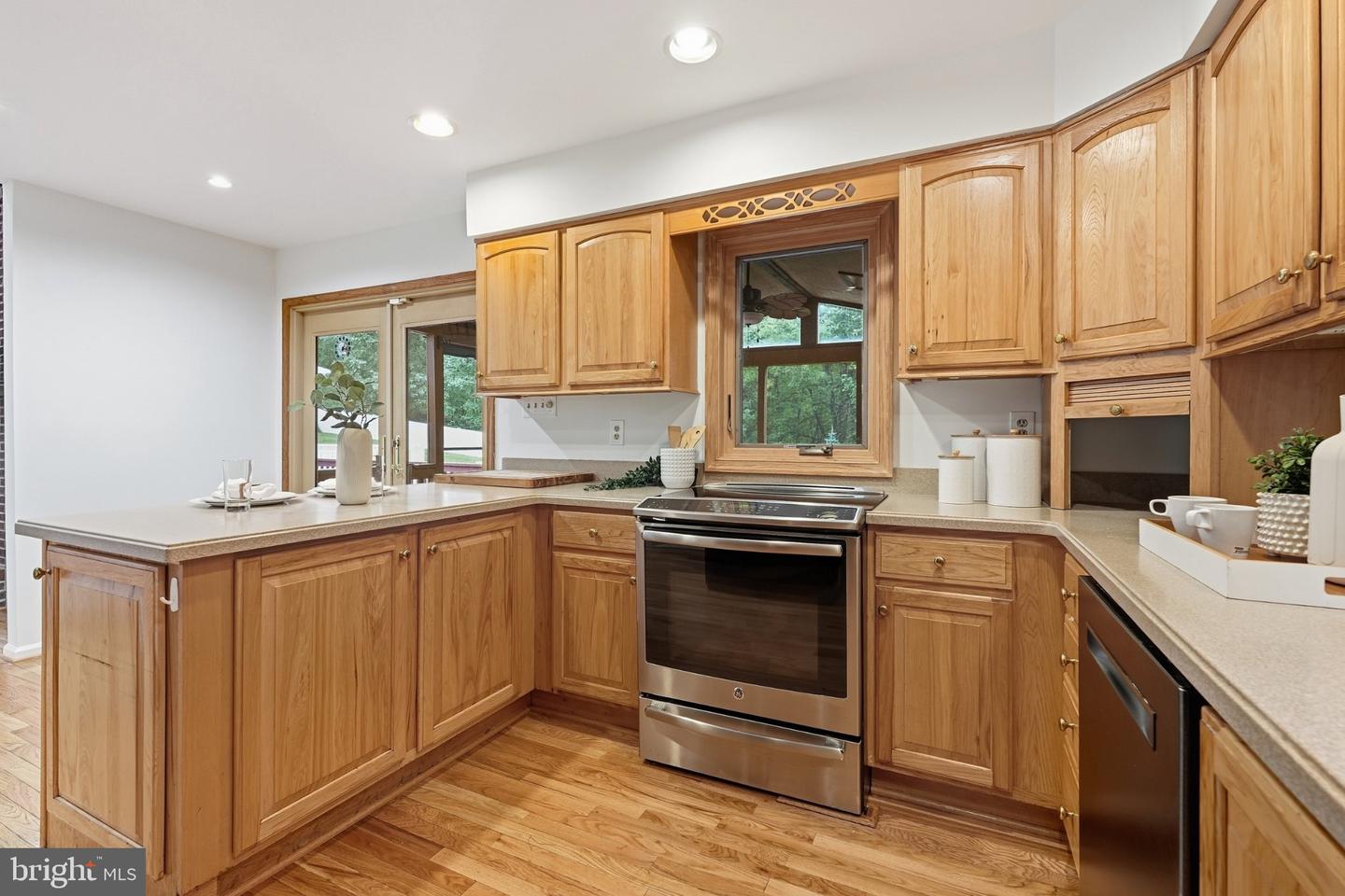 8825 Cardinal Forest Cir Property Photo 11