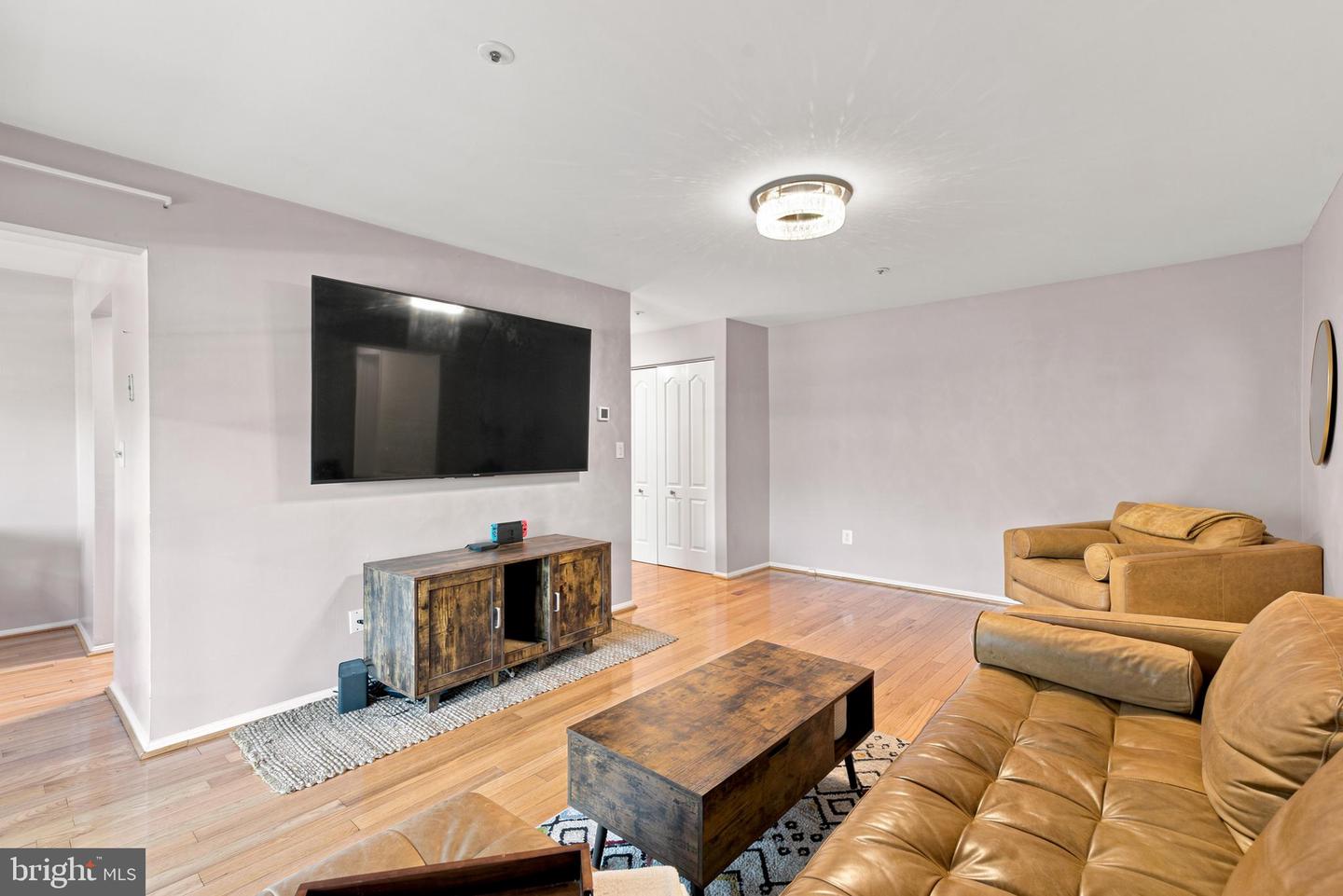 8555 Falls Run Rd #h Property Photo 10