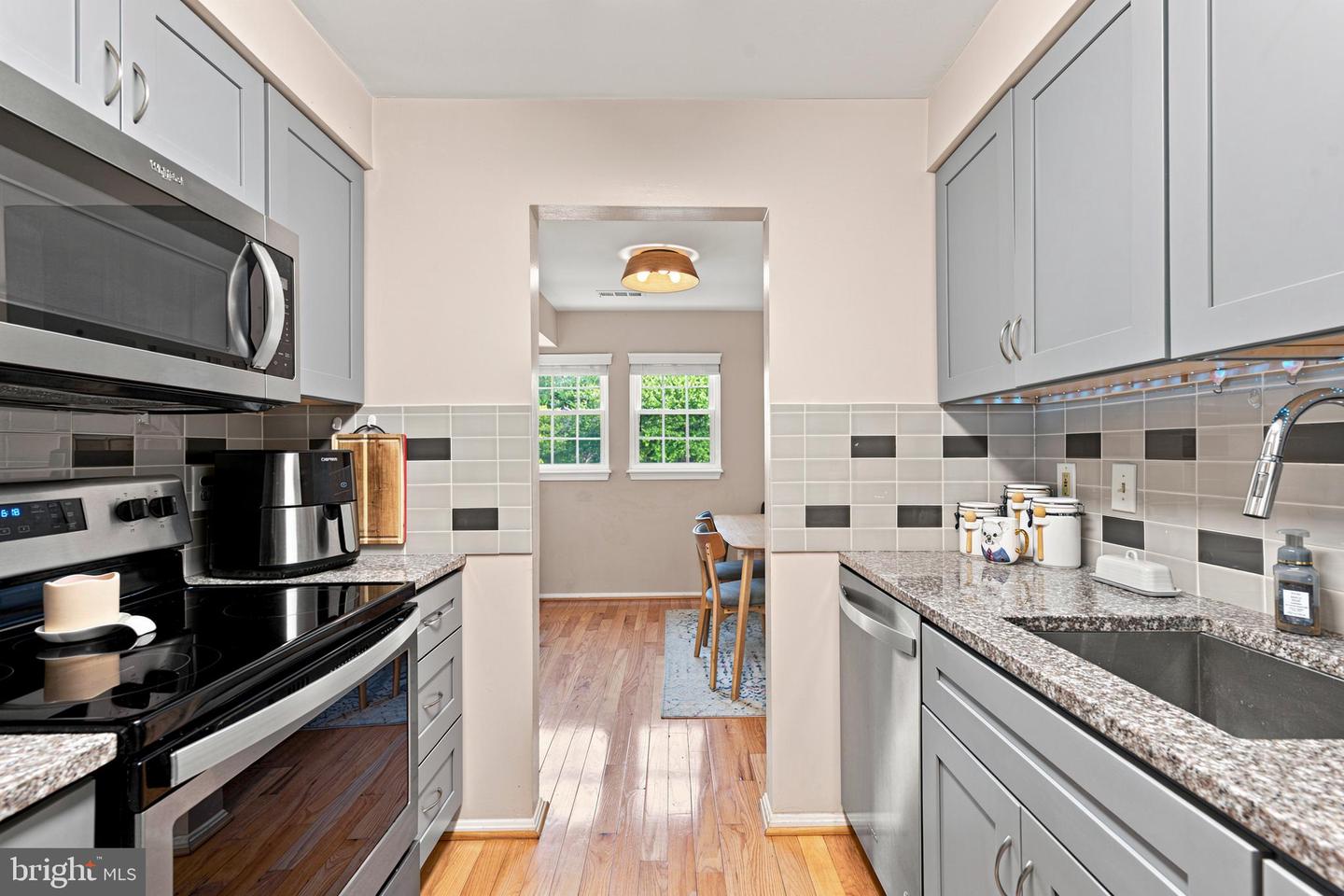 8555 Falls Run Rd #h Property Photo 15