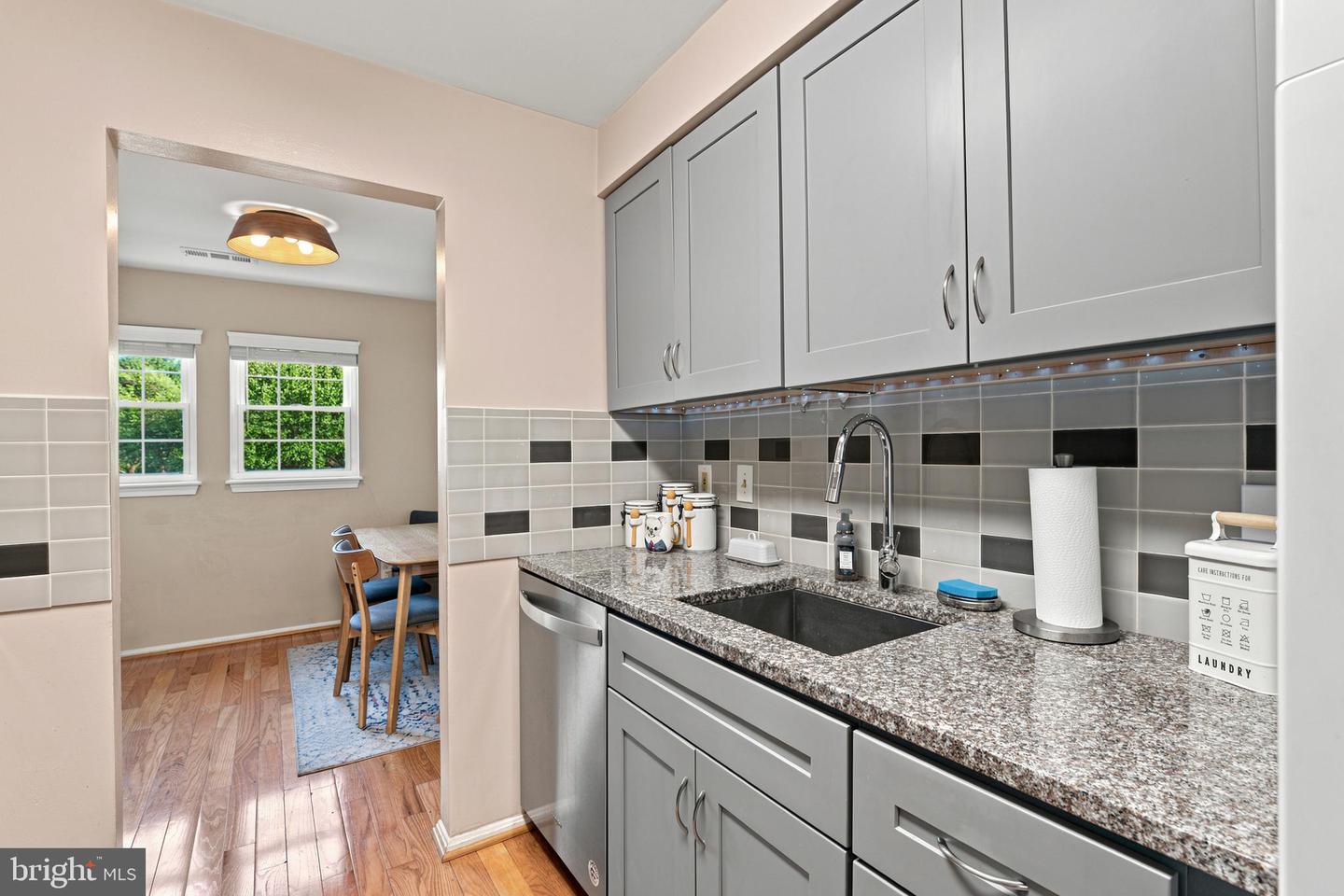 8555 Falls Run Rd #h Property Photo 16