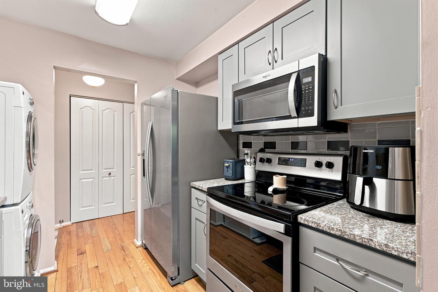 8555 Falls Run Rd #h Property Photo 19