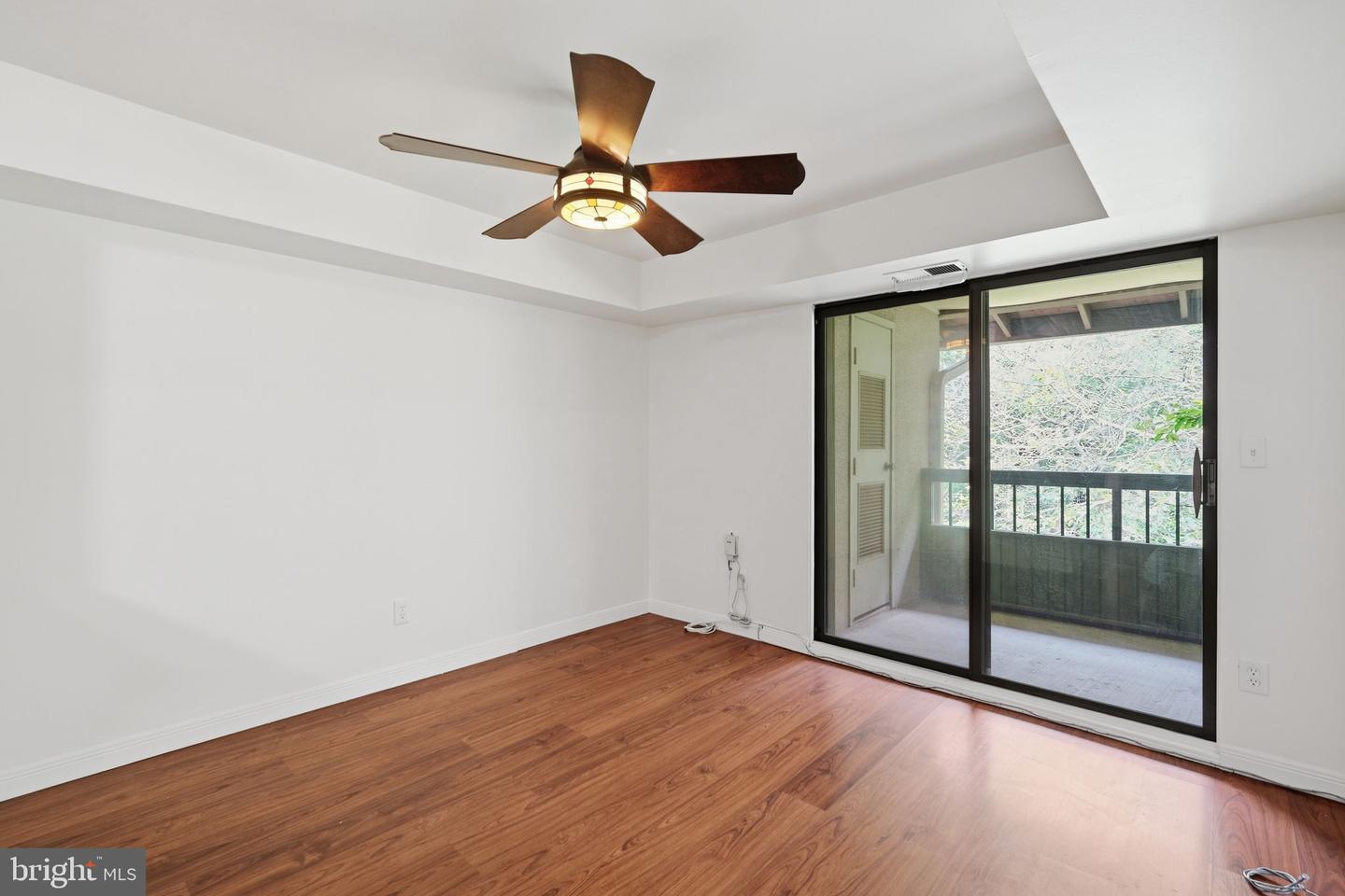 5647 Harpers Farm Rd #f Property Photo 9