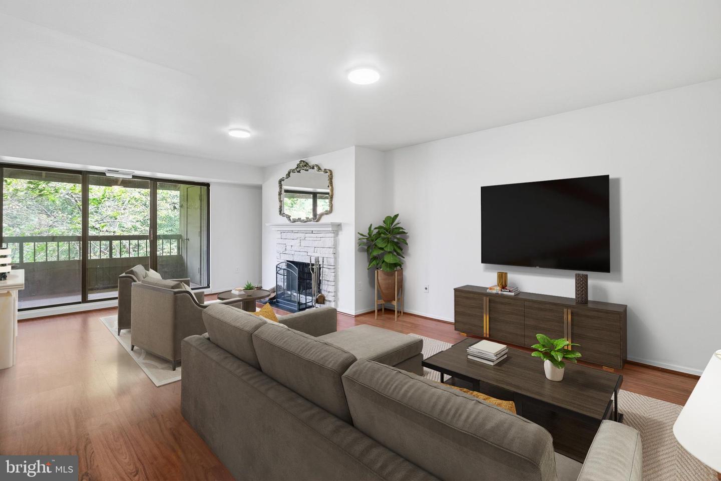 5647 Harpers Farm Rd #f Property Photo 12