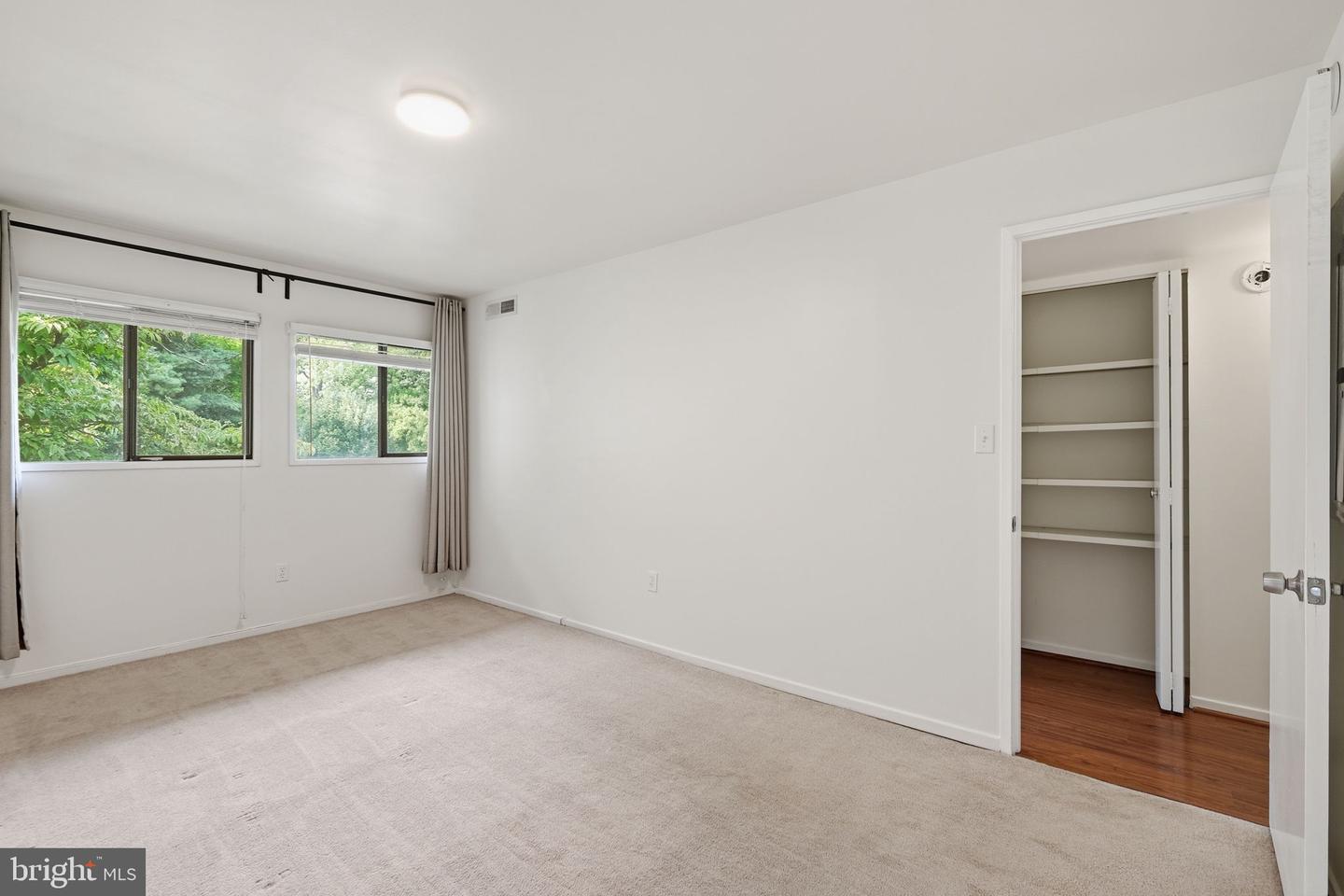 5647 Harpers Farm Rd #f Property Photo 16
