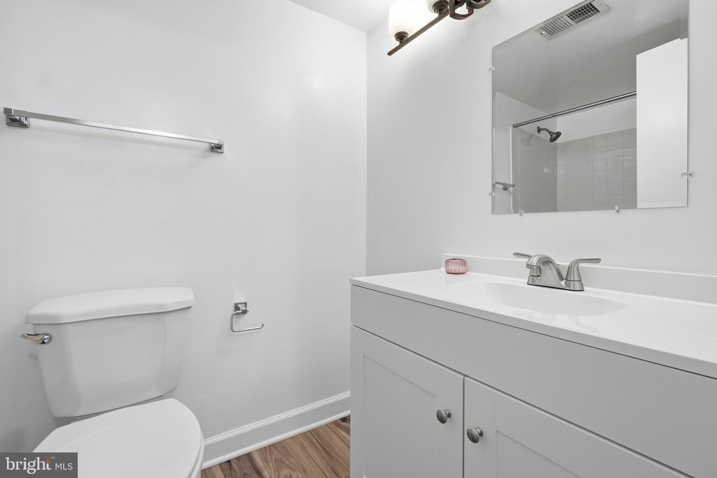 5647 Harpers Farm Rd #f Property Photo 19